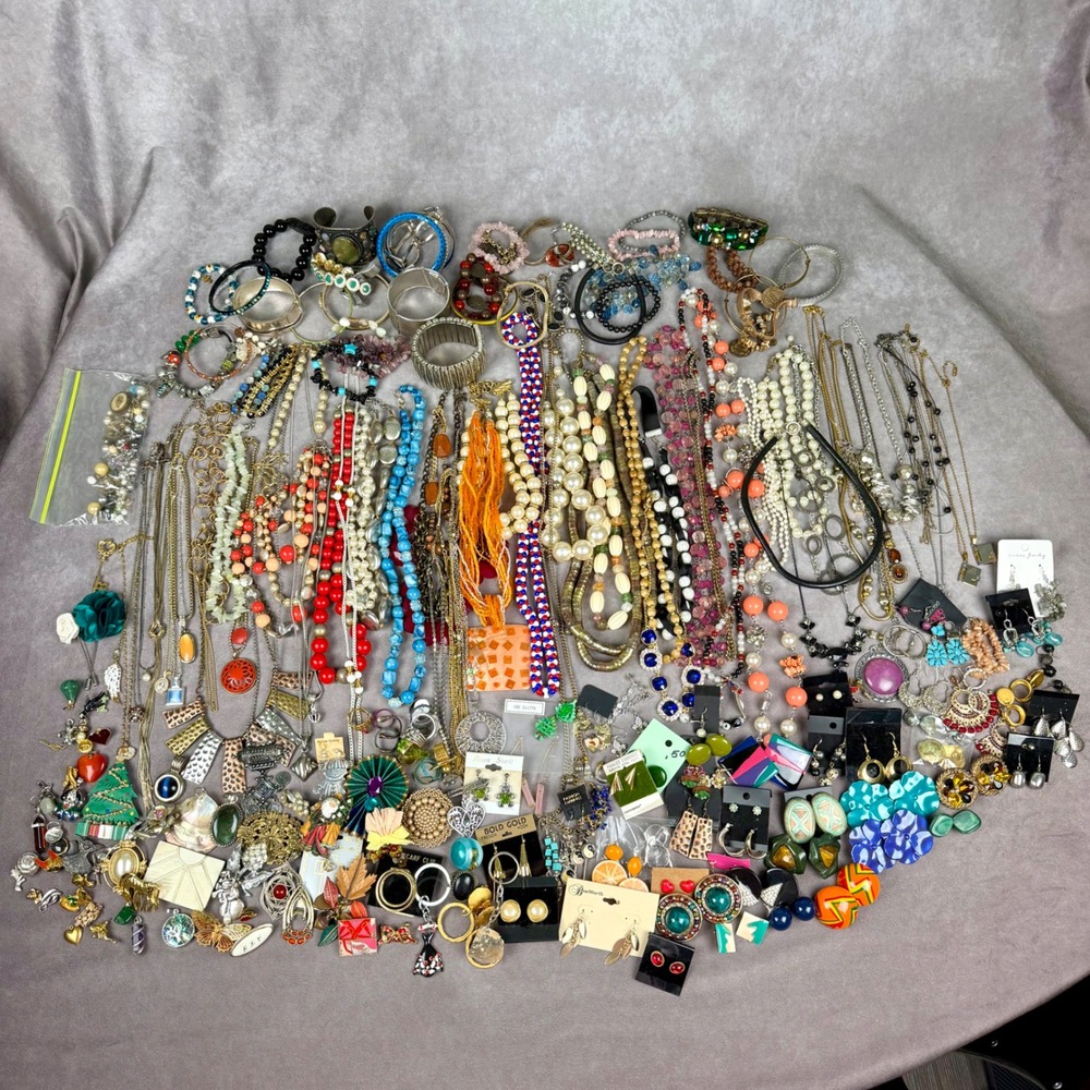 Huge Costume Jewelry Lot Vintage Modern Necklaces Bracelets Earrings 150+ pcs
